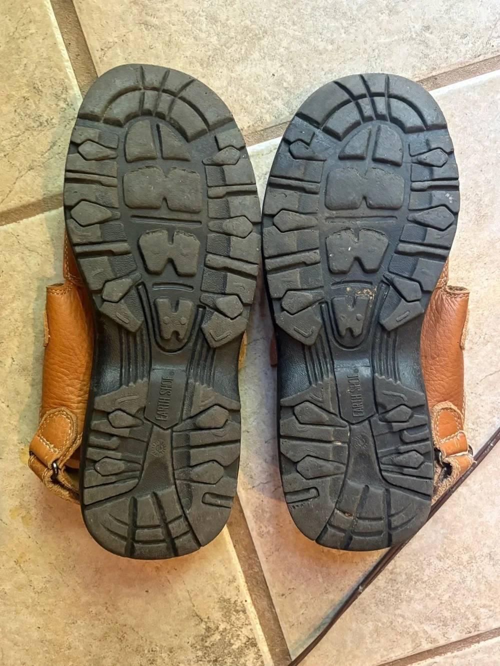 Men’s Earth Shoes Camel Leather Fisherman Sandals SZ 9